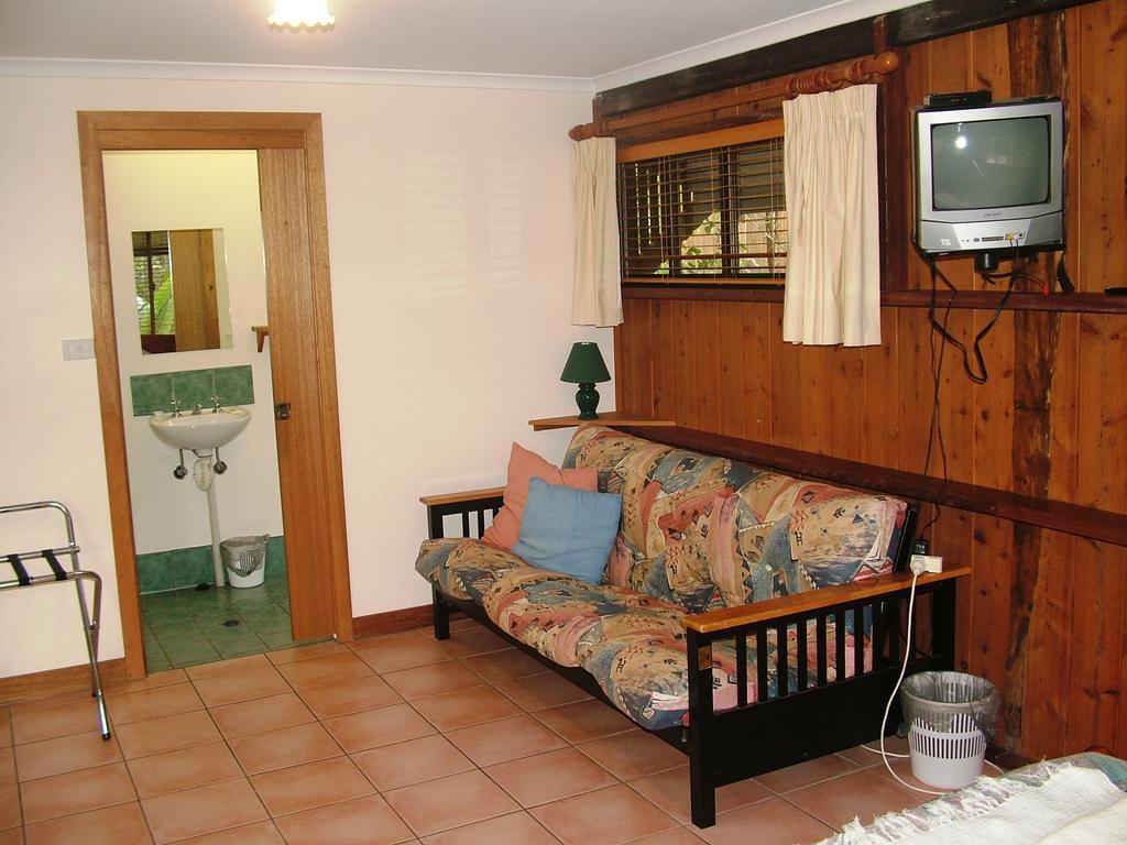 Atherton Blue Gum Room photo