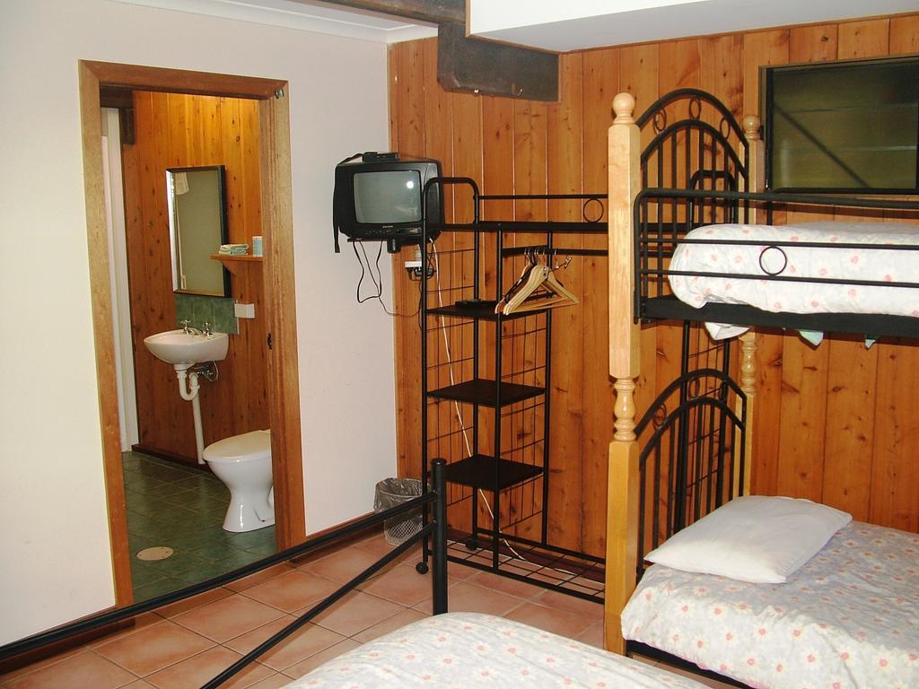 Atherton Blue Gum Room photo